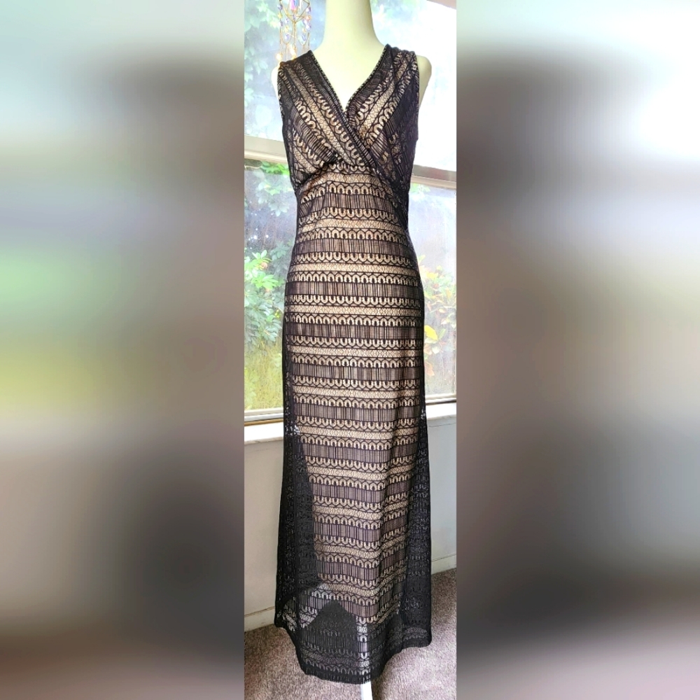 NWOT TIANA B Black lace/ lined nude sleeveless maxi dress